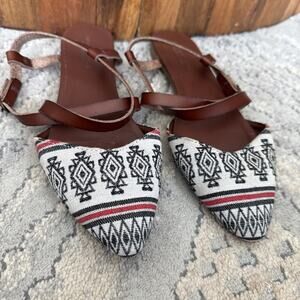 American Eagle Outfitters Fabric Aztec Ballet Flats Sandals Pointed Toe 8.5